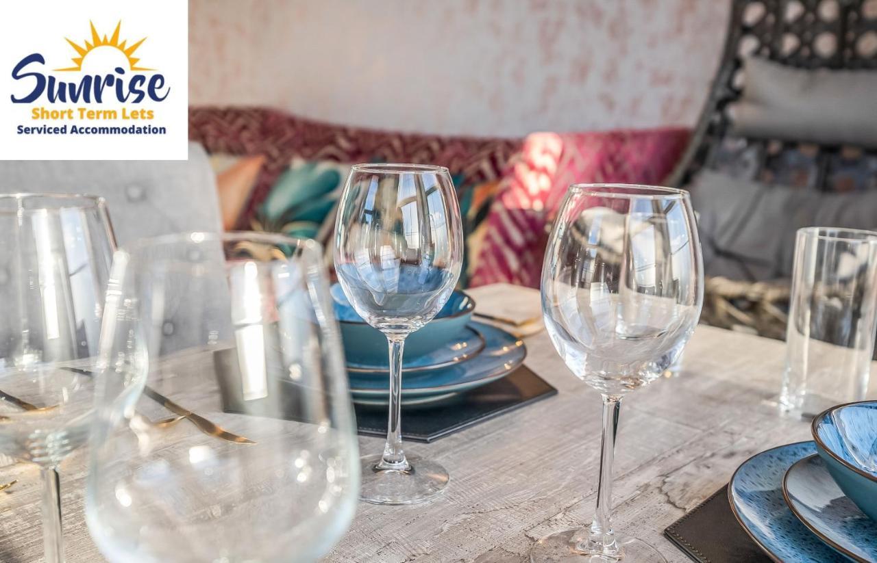 Presidential Apartment, Family Home, Luxury Bedrooms, 2 Rooms, 1 King Bed, 2 Single Beds, Free Wifi, Free Parking, Tourists, Business Travelers, Relocation, Beautiful River Views, - Long Stays, Invoice And Reduced Price Are Only Via Sunrise Short Let Dundee Esterno foto