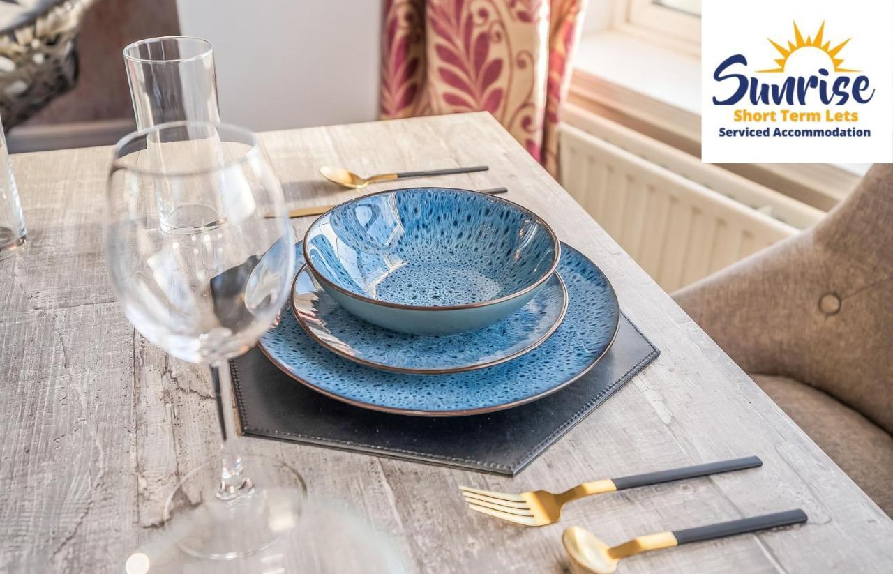 Presidential Apartment, Family Home, Luxury Bedrooms, 2 Rooms, 1 King Bed, 2 Single Beds, Free Wifi, Free Parking, Tourists, Business Travelers, Relocation, Beautiful River Views, - Long Stays, Invoice And Reduced Price Are Only Via Sunrise Short Let Dundee Esterno foto