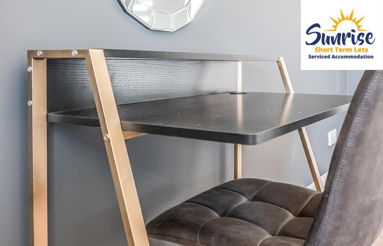 Presidential Apartment, Family Home, Luxury Bedrooms, 2 Rooms, 1 King Bed, 2 Single Beds, Free Wifi, Free Parking, Tourists, Business Travelers, Relocation, Beautiful River Views, - Long Stays, Invoice And Reduced Price Are Only Via Sunrise Short Let Dundee Esterno foto