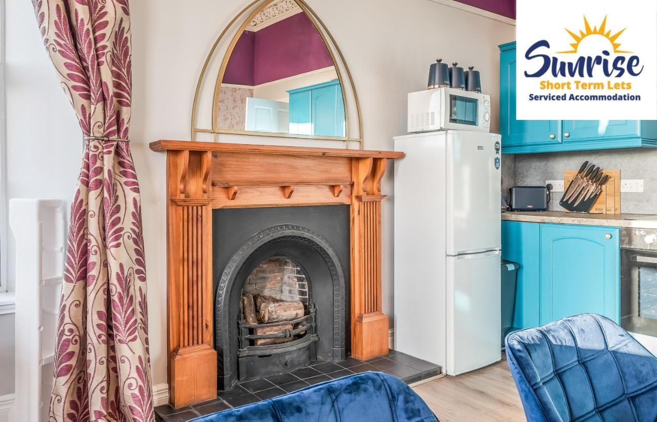 Presidential Apartment, Family Home, Luxury Bedrooms, 2 Rooms, 1 King Bed, 2 Single Beds, Free Wifi, Free Parking, Tourists, Business Travelers, Relocation, Beautiful River Views, - Long Stays, Invoice And Reduced Price Are Only Via Sunrise Short Let Dundee Esterno foto