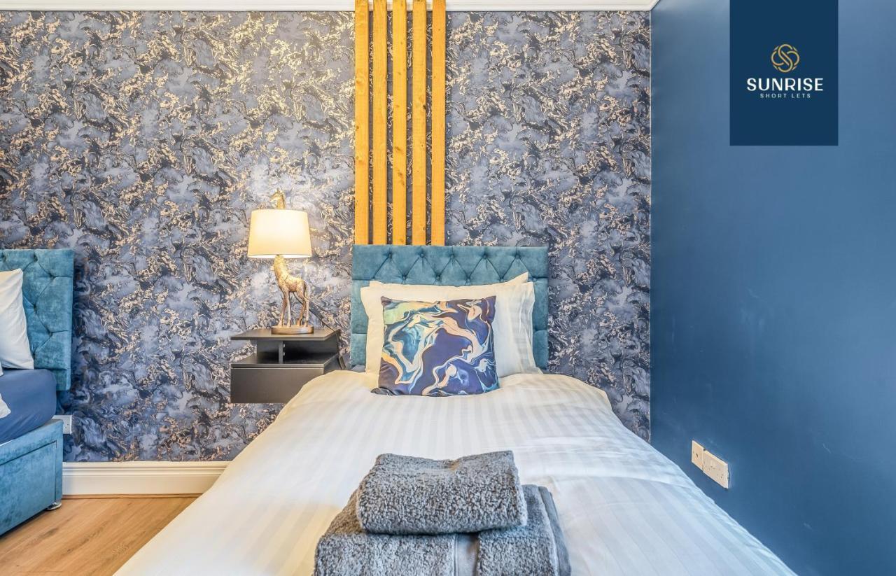 Presidential Apartment, Family Home, Luxury Bedrooms, 2 Rooms, 1 King Bed, 2 Single Beds, Free Wifi, Free Parking, Tourists, Business Travelers, Relocation, Beautiful River Views, - Long Stays, Invoice And Reduced Price Are Only Via Sunrise Short Let Dundee Esterno foto