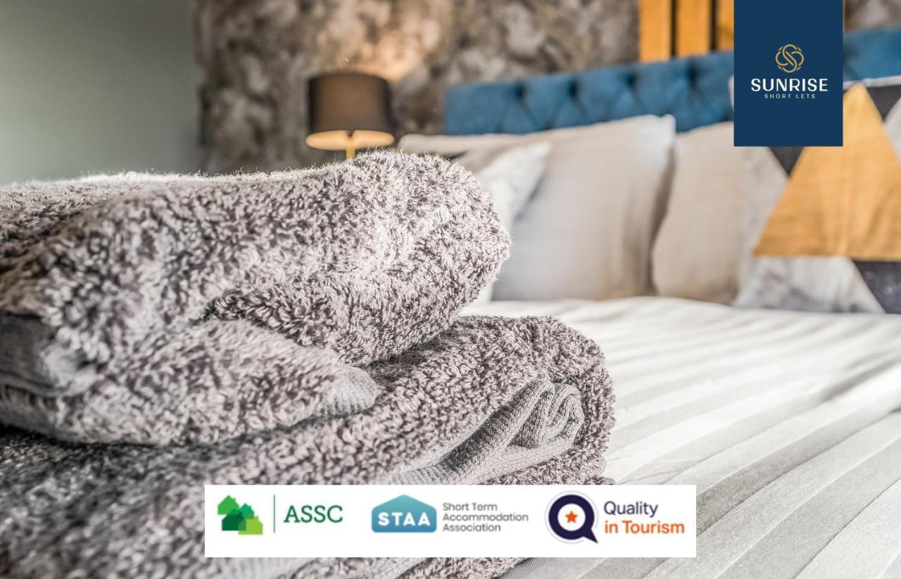 Presidential Apartment, Family Home, Luxury Bedrooms, 2 Rooms, 1 King Bed, 2 Single Beds, Free Wifi, Free Parking, Tourists, Business Travelers, Relocation, Beautiful River Views, - Long Stays, Invoice And Reduced Price Are Only Via Sunrise Short Let Dundee Esterno foto